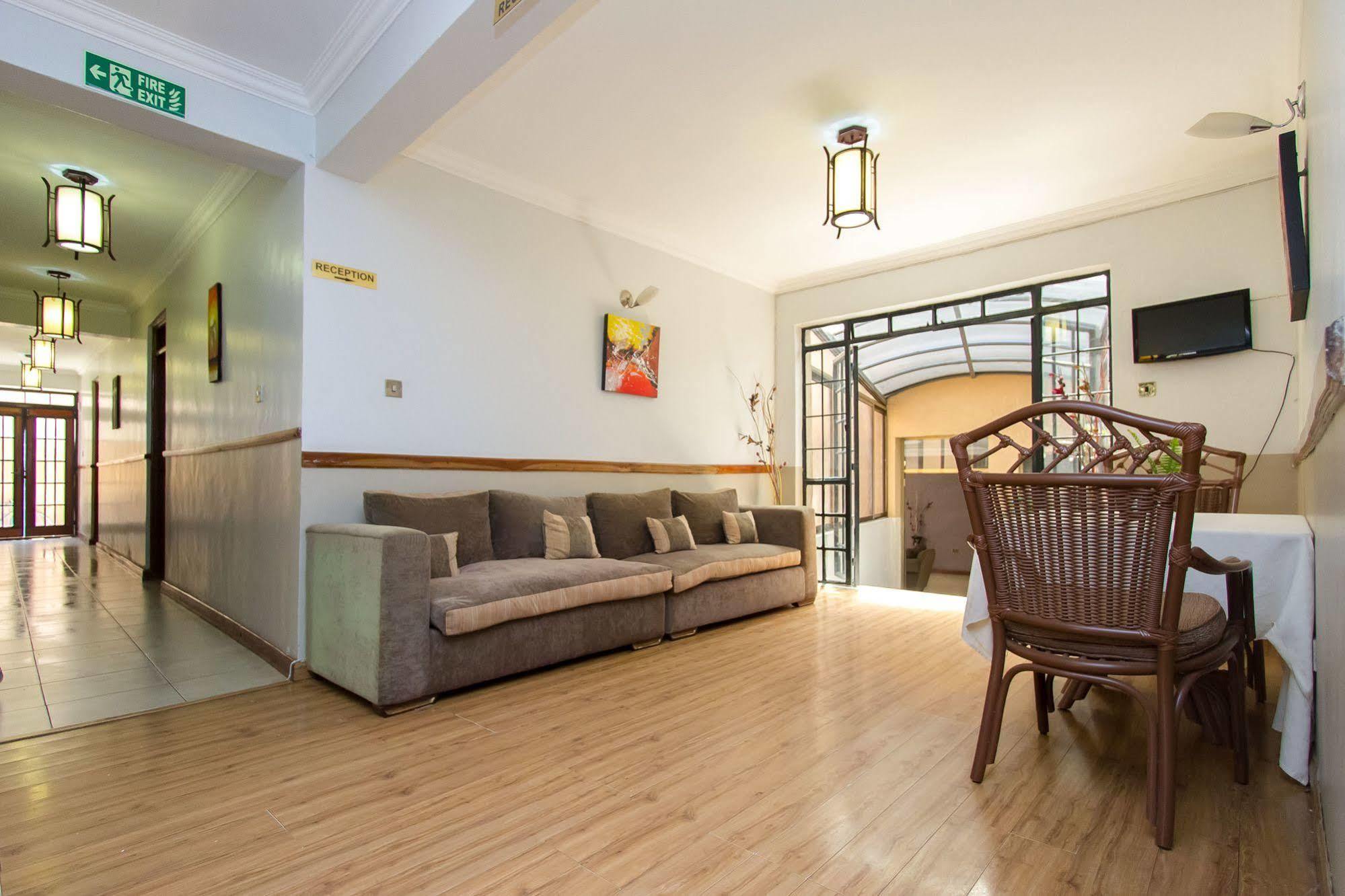 קיסומו Victoria Comfort Inn מראה חיצוני תמונה