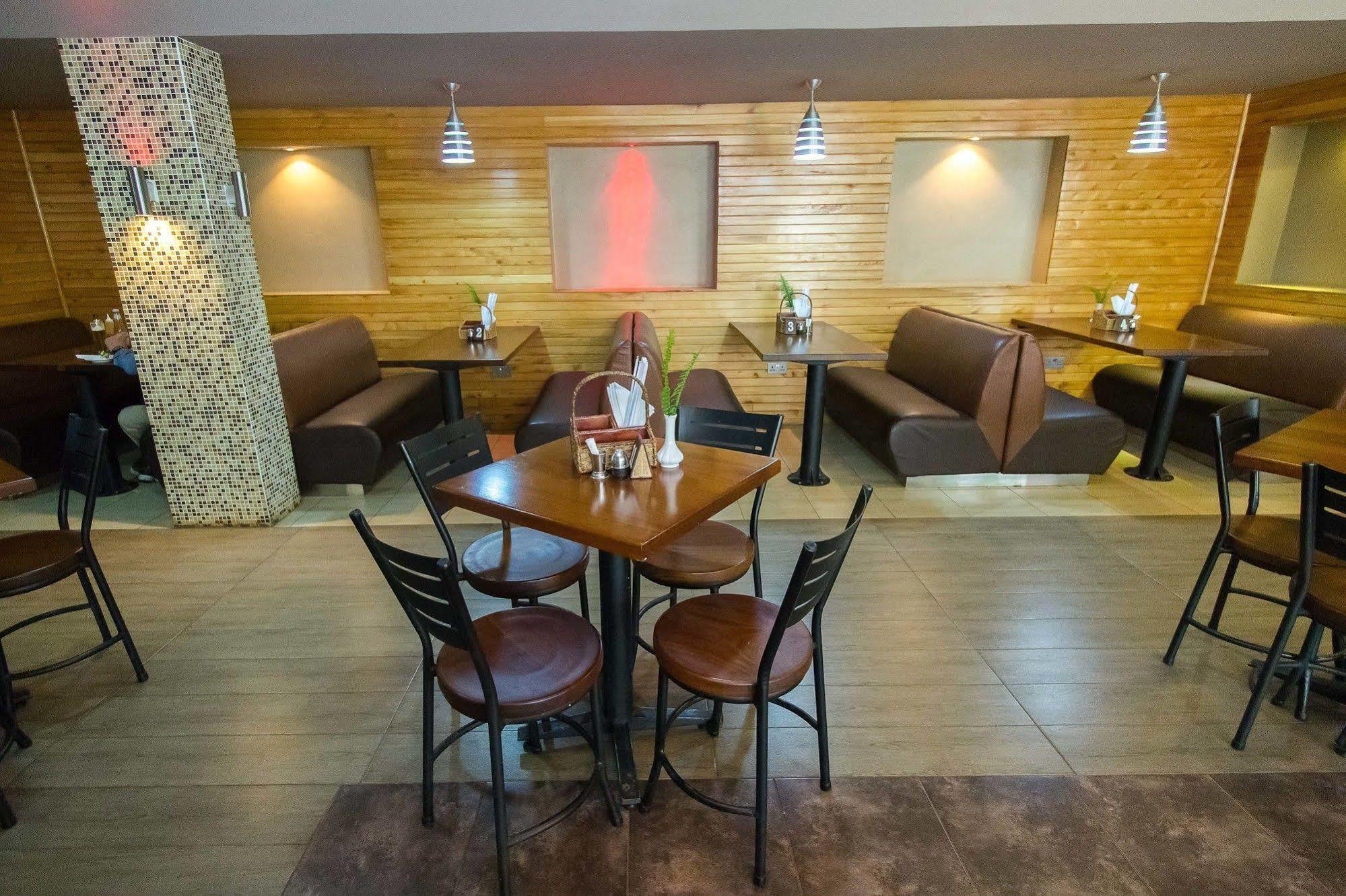 קיסומו Victoria Comfort Inn מראה חיצוני תמונה