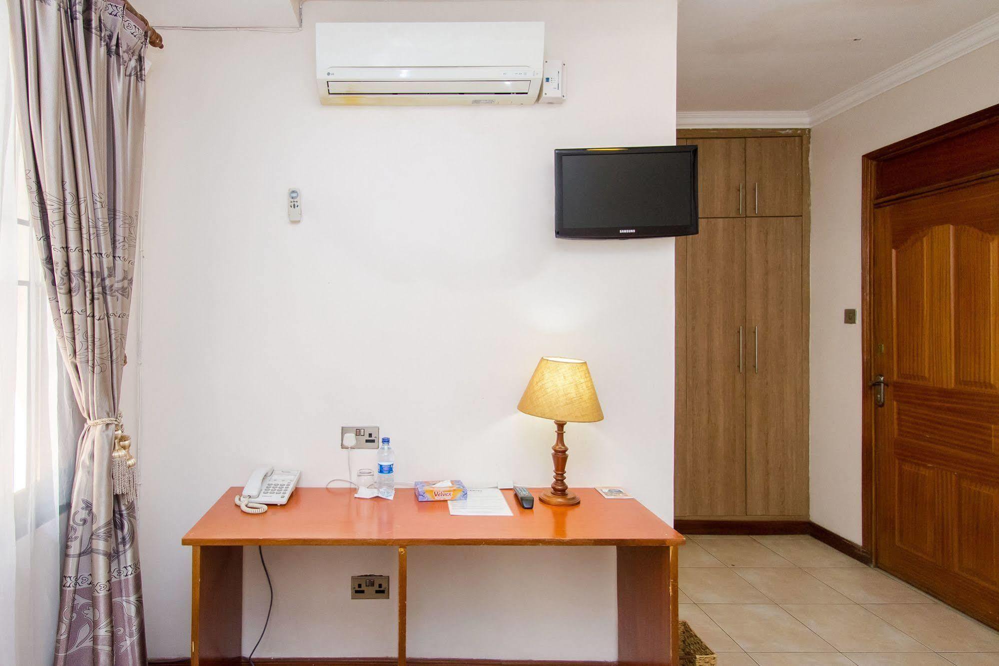 קיסומו Victoria Comfort Inn מראה חיצוני תמונה
