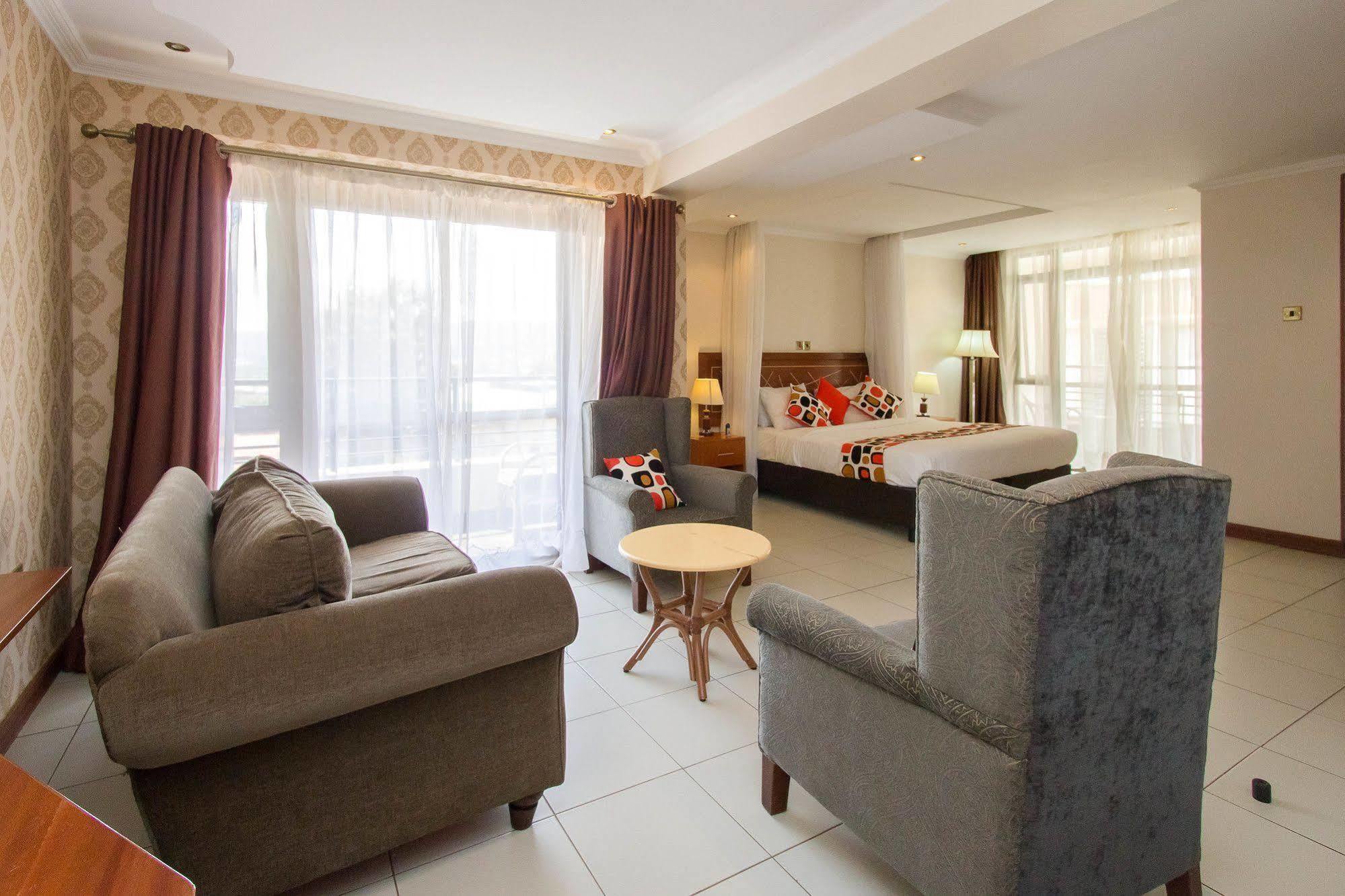 קיסומו Victoria Comfort Inn מראה חיצוני תמונה