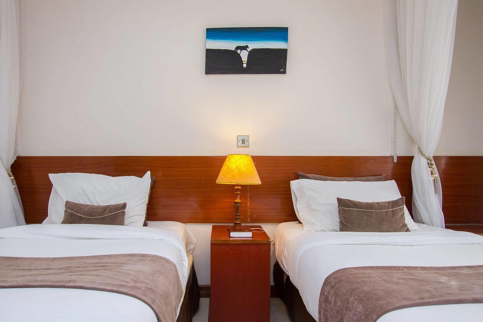 קיסומו Victoria Comfort Inn מראה חיצוני תמונה