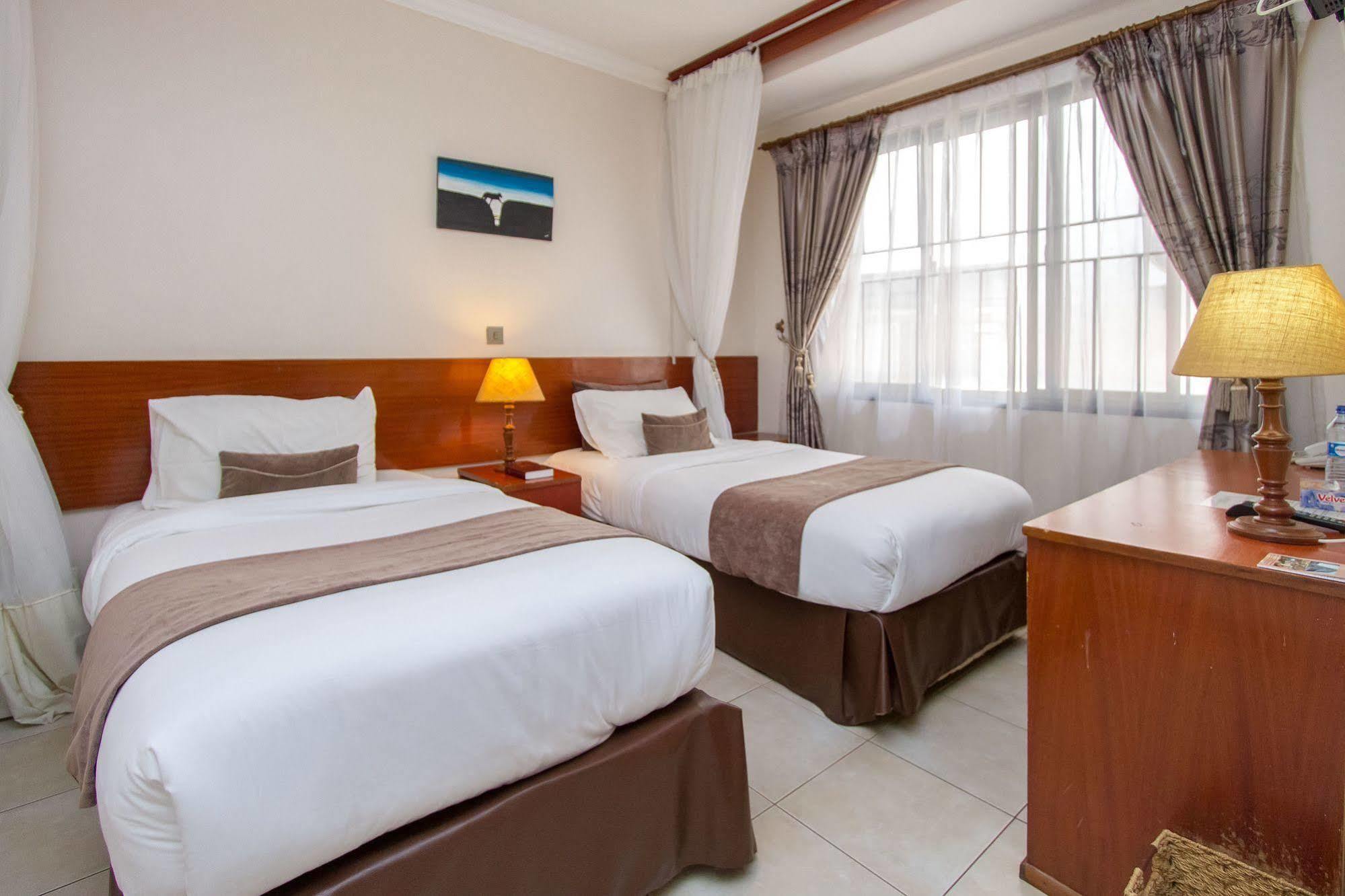 קיסומו Victoria Comfort Inn מראה חיצוני תמונה