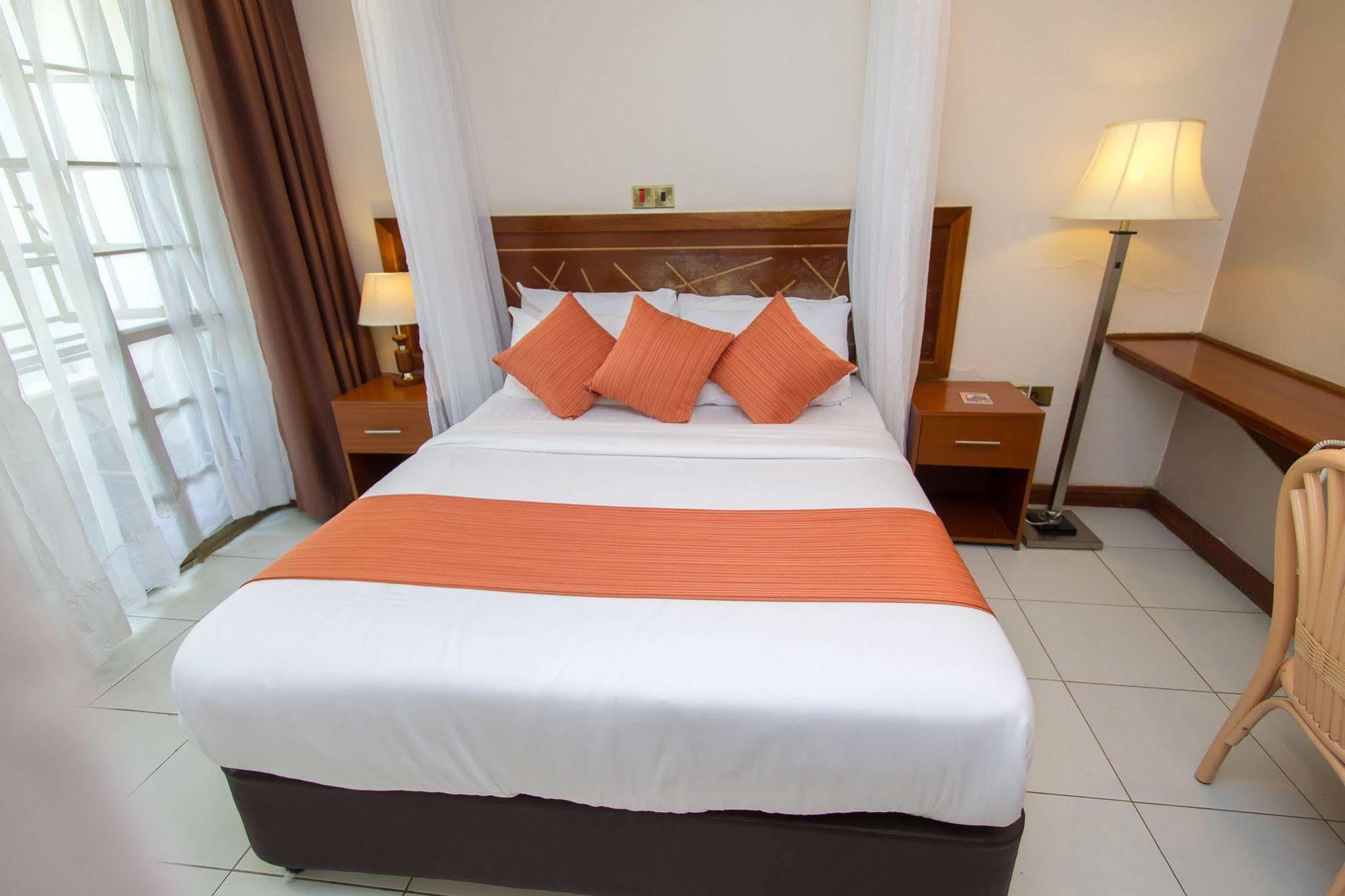 קיסומו Victoria Comfort Inn מראה חיצוני תמונה