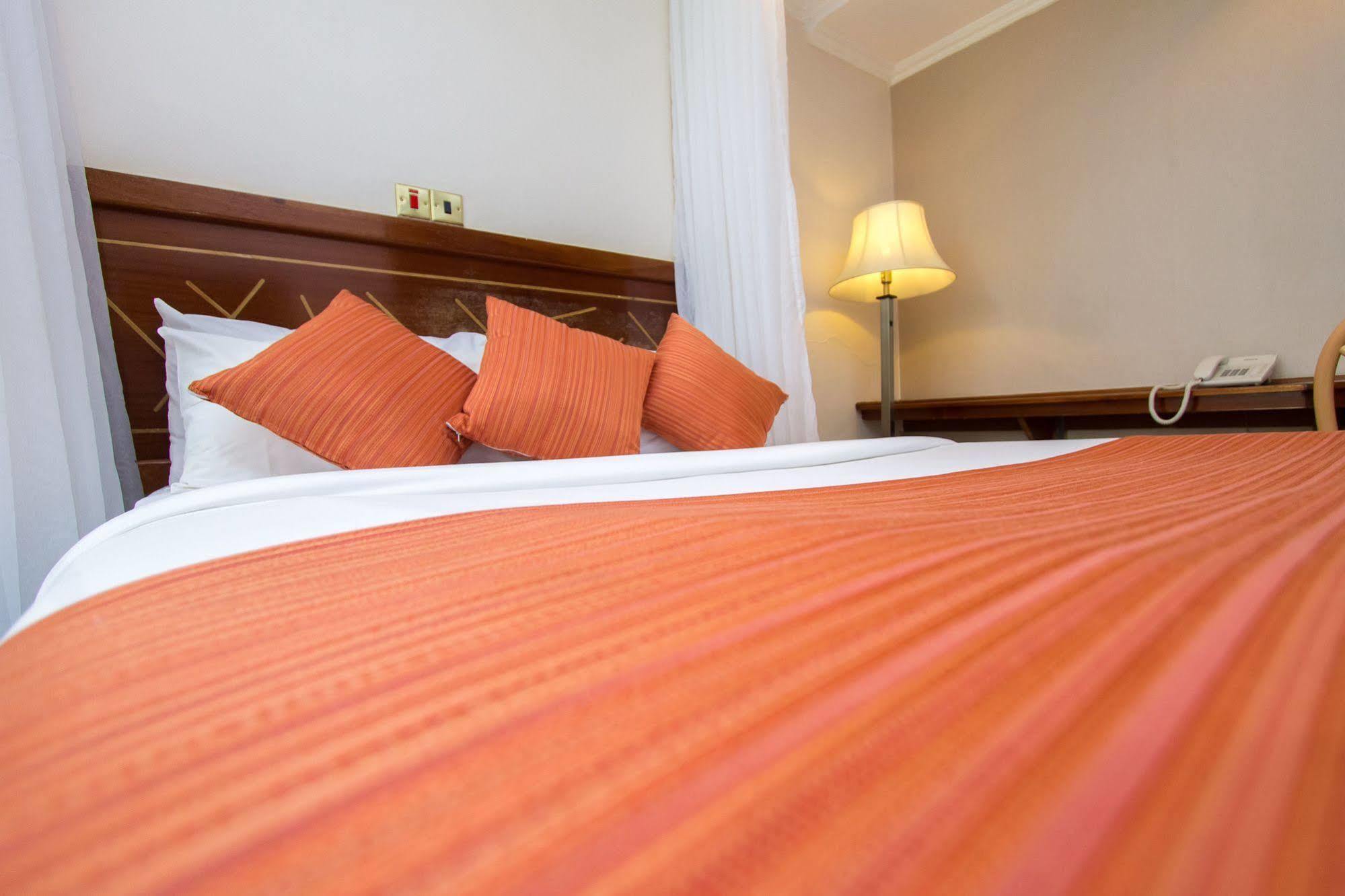 קיסומו Victoria Comfort Inn מראה חיצוני תמונה